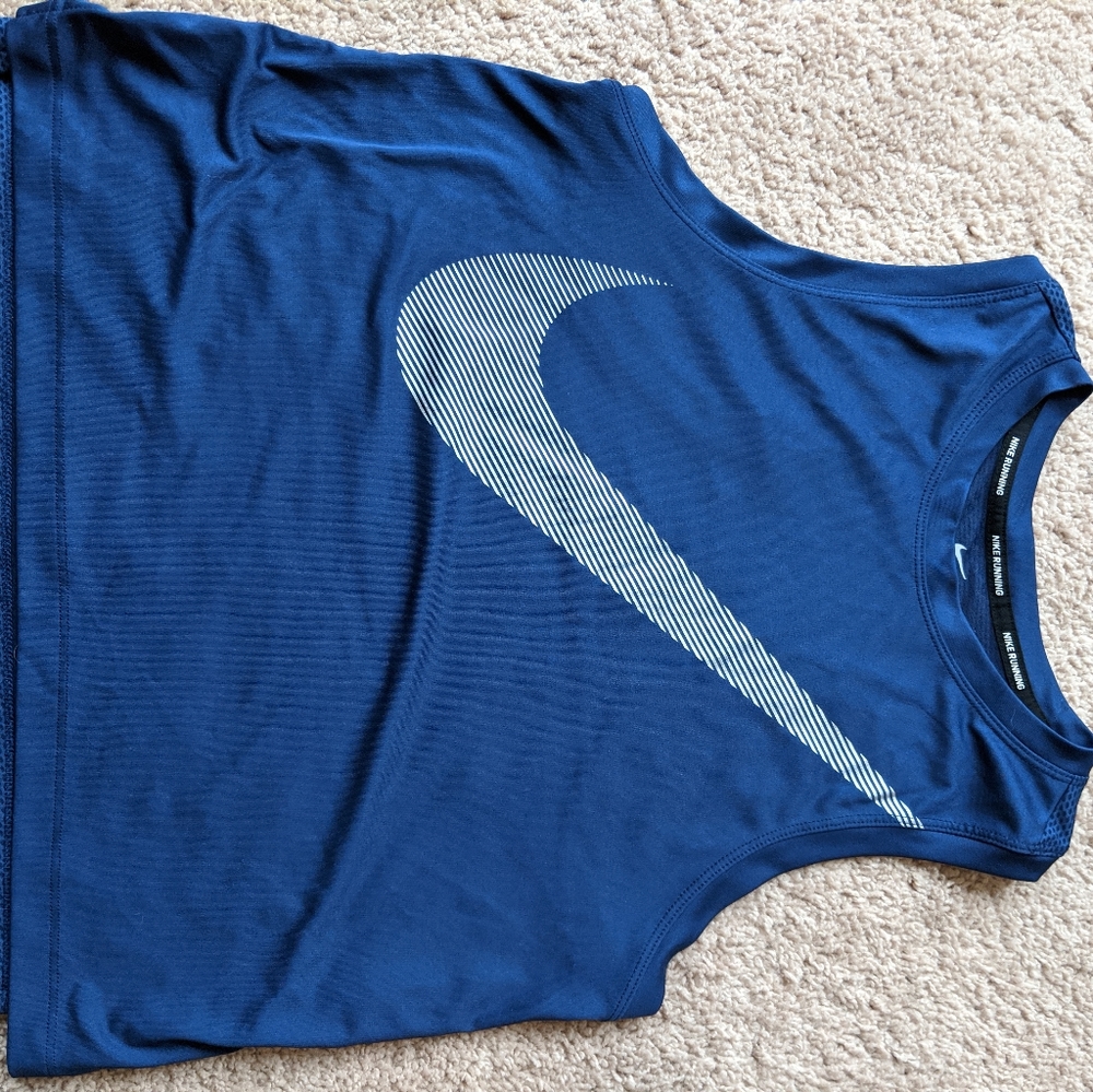 Nike cropped tank